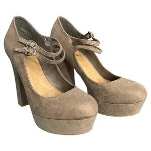 Platform Hills size 8 #32